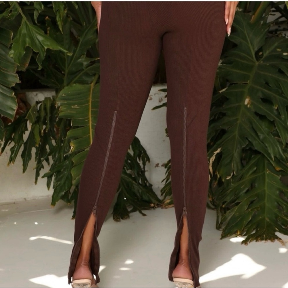 Fashion Nova Chocolate Bodysuit + Leggings SET - Picture 5 of 6